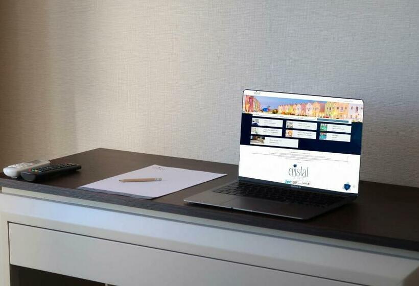 غرفة قياسية مزوَّدة بتراس, Cristal Setúbal