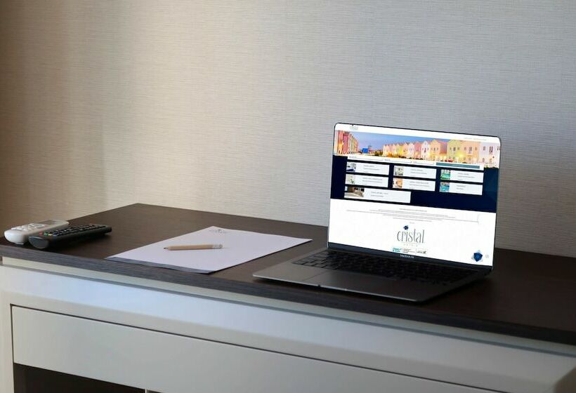 غرفة قياسية فردية, Cristal Setúbal