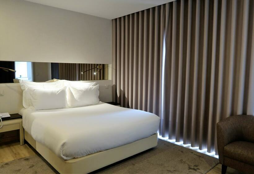 غرفة قياسية مزوَّدة بتراس, Cristal Setúbal