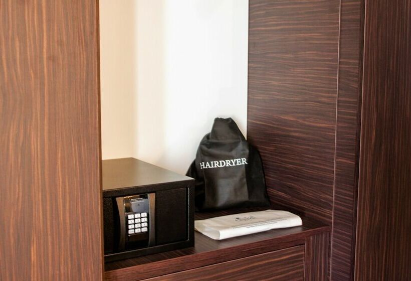 غرفة قياسية مزوَّدة بتراس, Cristal Setúbal