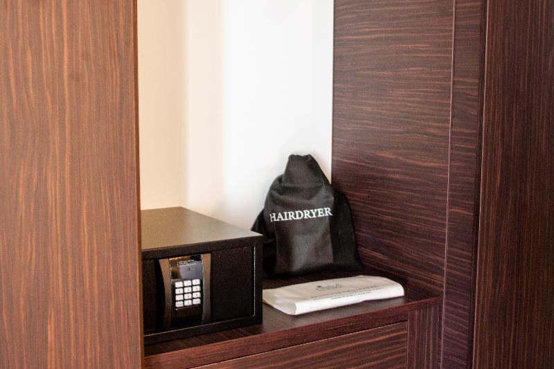 غرفة قياسية مزوَّدة بتراس, Cristal Setúbal