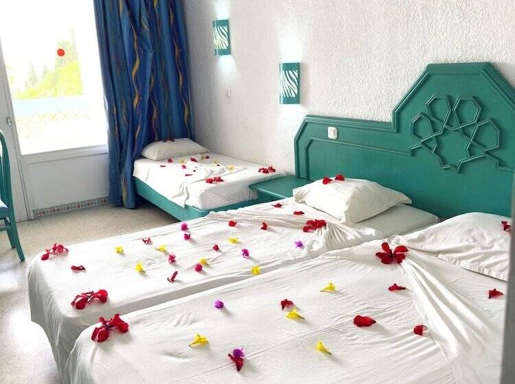 غرفة قياسية ثلاثية, Green Golf Hammamet