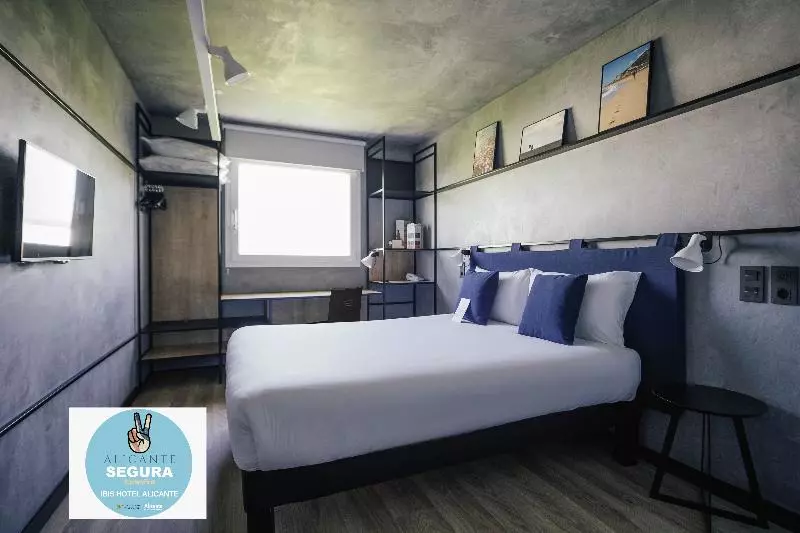 اتاق استاندارد با چشم‌انداز دریا, Ibis Hotel Alicante