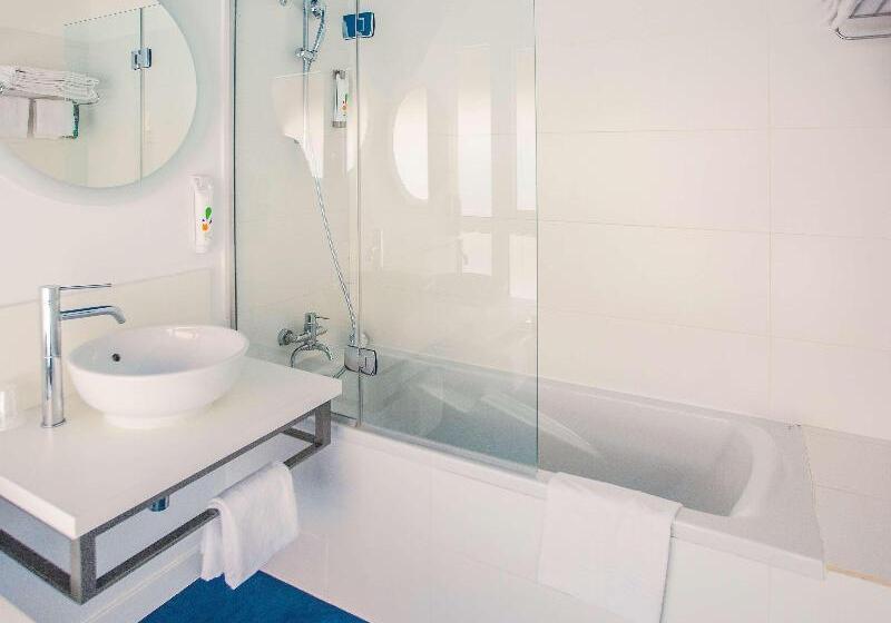 جناح, Ibis Styles Toulon Centre Port