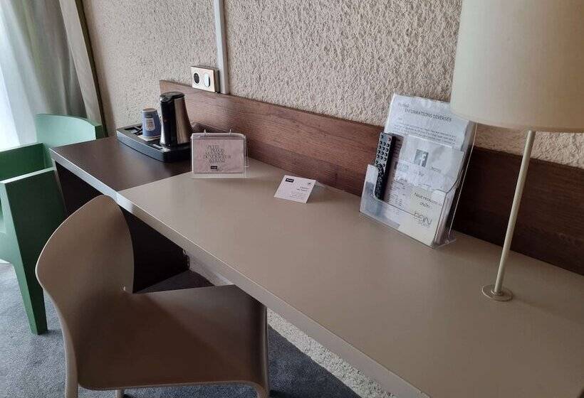 Номер Стандарт, Kyriad Angoulême Nord Champniers Hôtel & Résidence