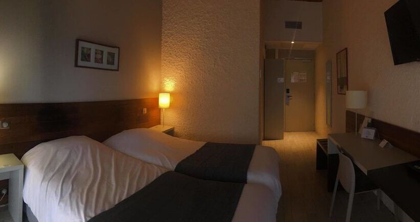 Номер Стандарт, Kyriad Angoulême Nord Champniers Hôtel & Résidence