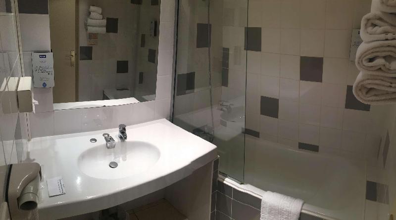 Четырехместный Номер Стандарт, Kyriad Angoulême Nord Champniers Hôtel & Résidence