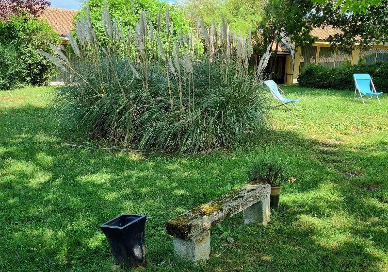 Четырехместный Номер Стандарт, Kyriad Angoulême Nord Champniers Hôtel & Résidence