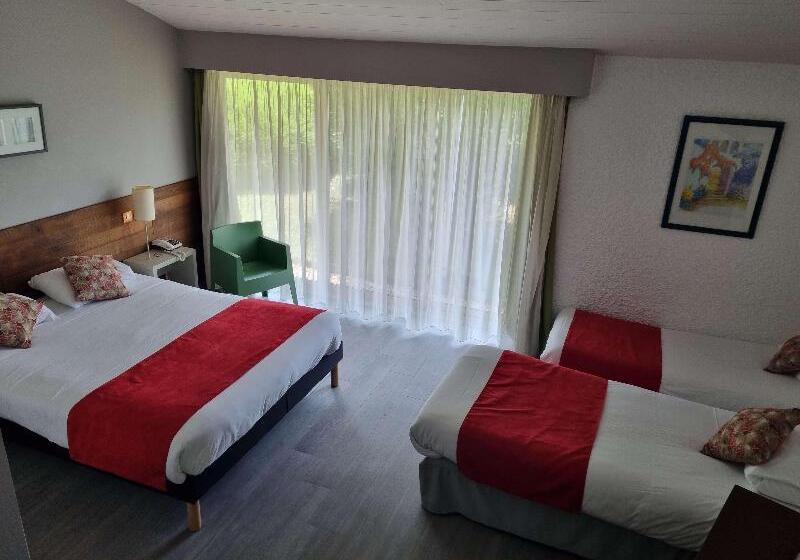 Номер Стандарт Трехместный, Kyriad Angoulême Nord Champniers  Hôtel & Résidence