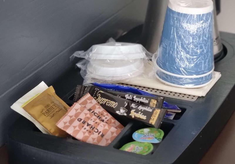 Номер Стандарт Трехместный, Kyriad Angoulême Nord Champniers Hôtel & Résidence