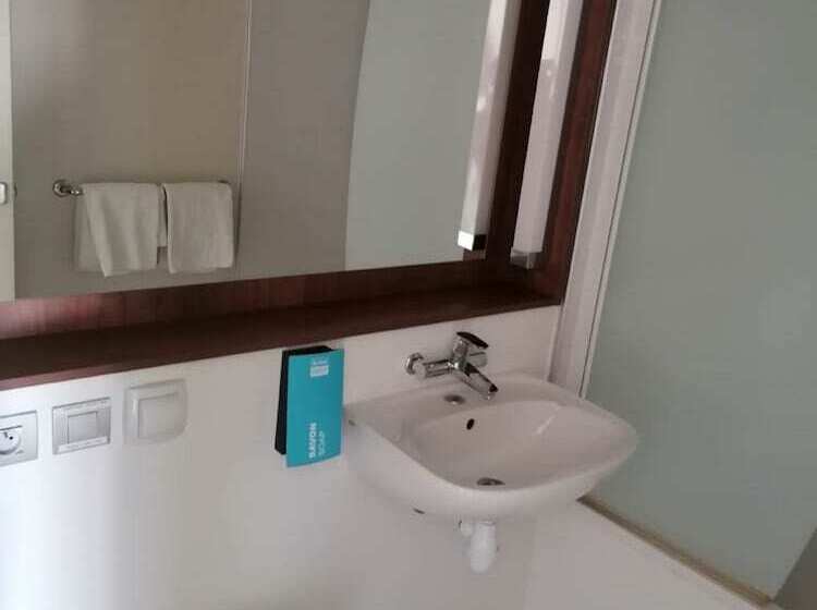 Camera Standard, Kyriad Direct Metz Nord – Woippy