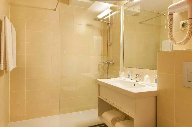スタンダードルーム, Kyriad Hotel Strasbourg Lingolsheim