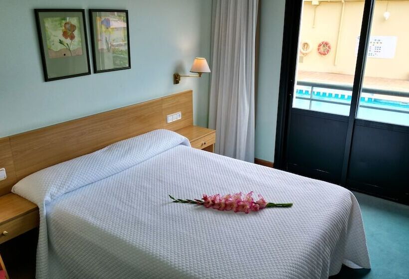 プールビュースタンダードルーム, Oca Vermar