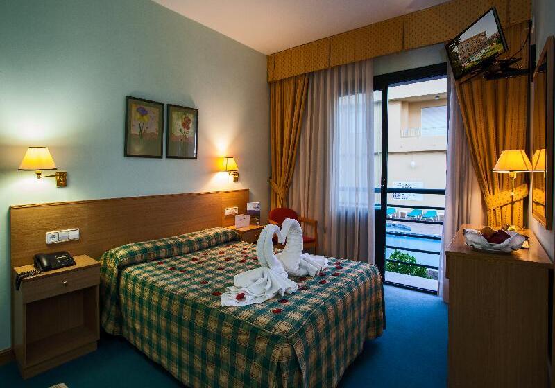 プールビュースタンダードルーム, Oca Vermar