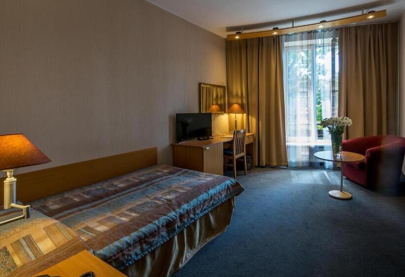 اتاق استاندارد یک نفره, Perkuno Namai