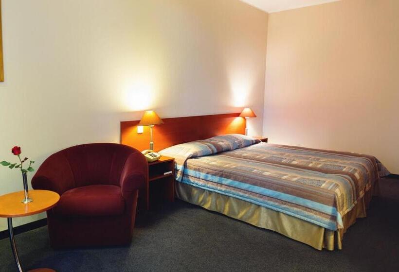 اتاق استاندارد, Perkuno Namai