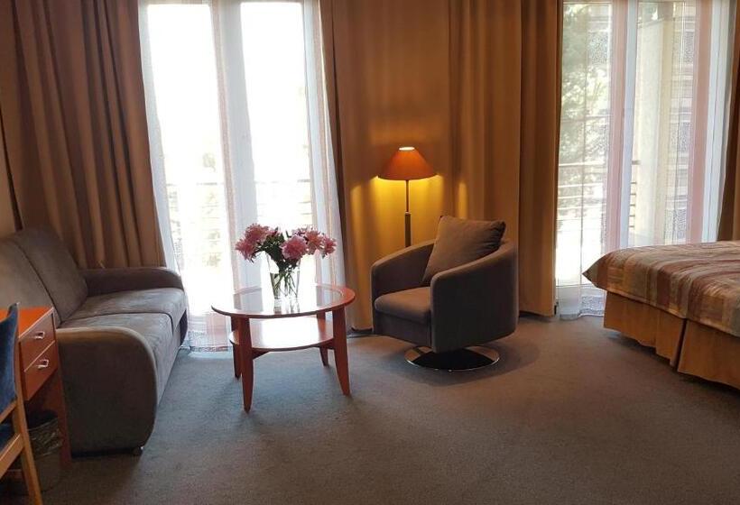 Junior Suite, Perkuno Namai