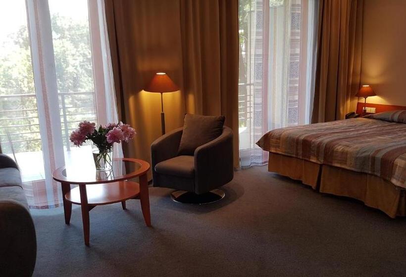 Junior Suite, Perkuno Namai