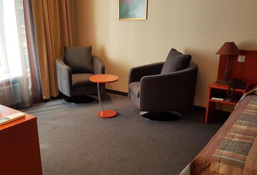 Suite, Perkuno Namai