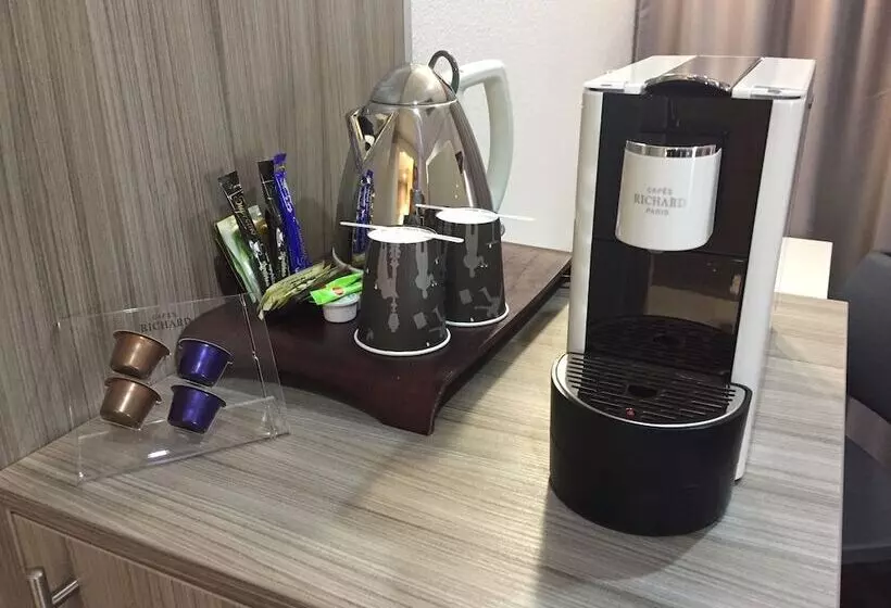 Standart Oda, Saphir Lyon