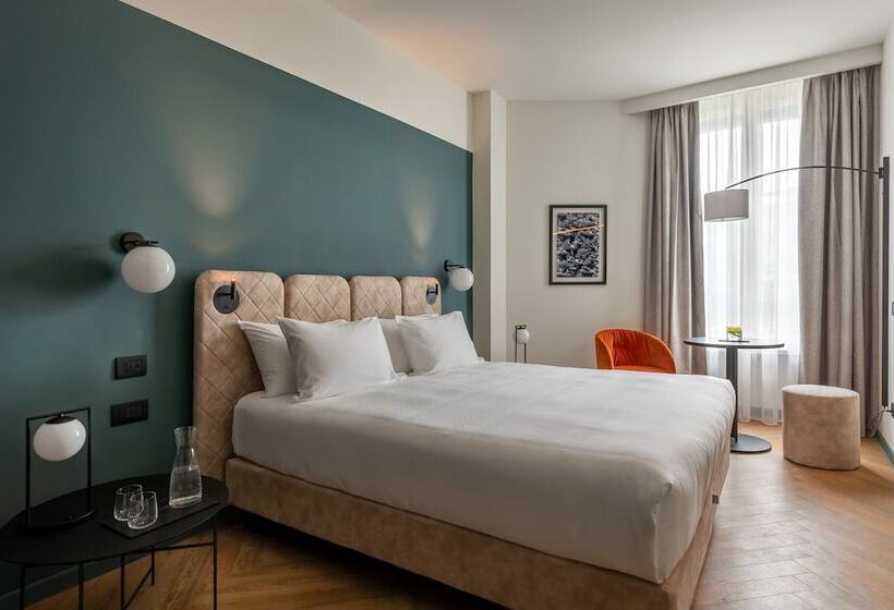 Pokój Executive, Tocq