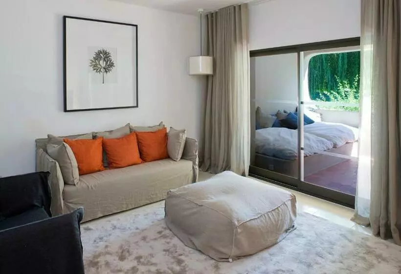 سوییت جونیور با چشم‌انداز استخر, Vilalara Grand Hotel Algarve