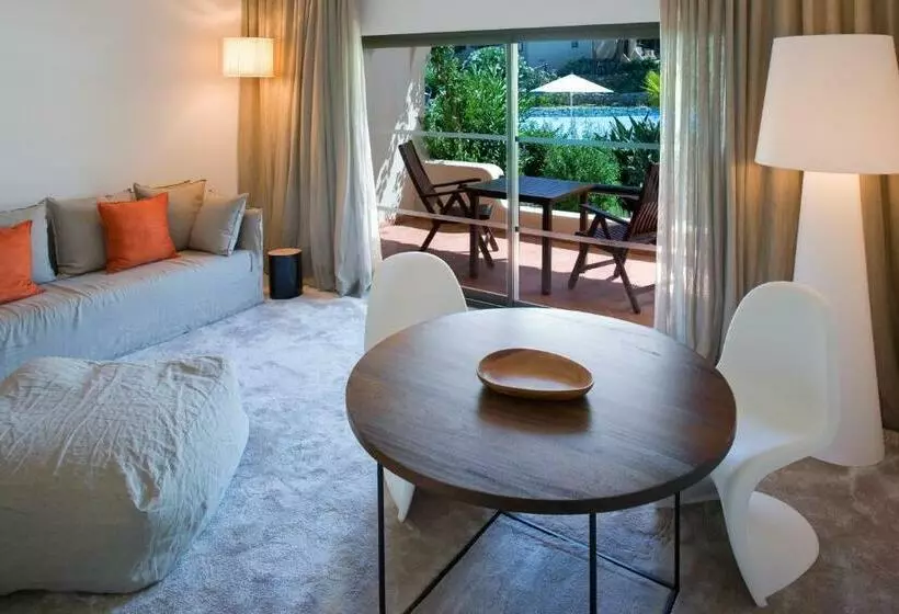 سوییت جونیور با چشم‌انداز استخر, Vilalara Grand Hotel Algarve