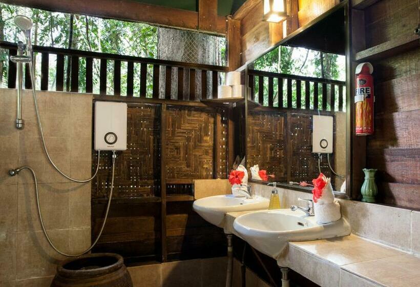 منزل غرفة نوم واحدة, Our Jungle House