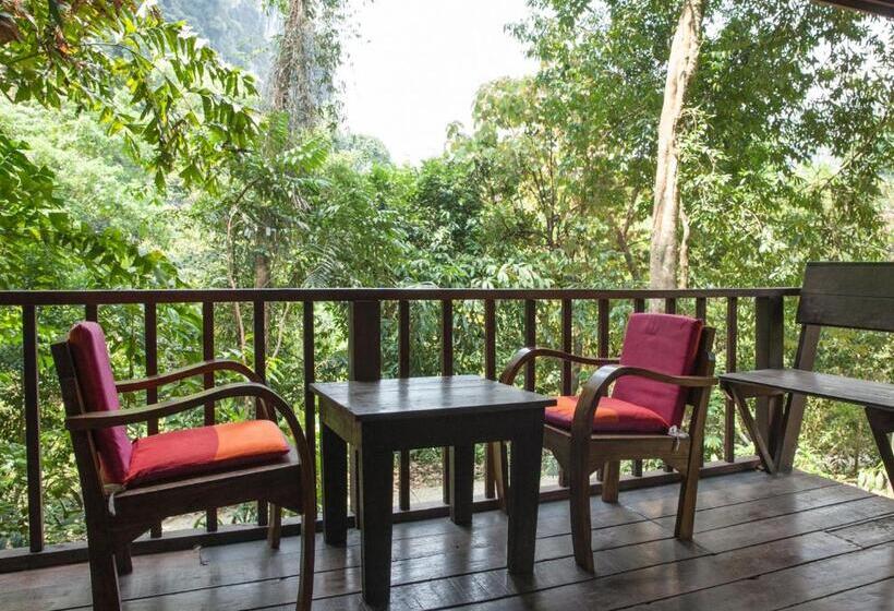 بنجلو عائلى, Our Jungle House