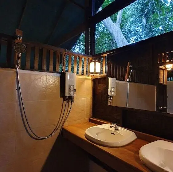 1ベッドルームハウス, Our Jungle House