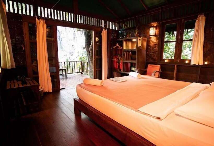 منزل غرفة نوم واحدة, Our Jungle House