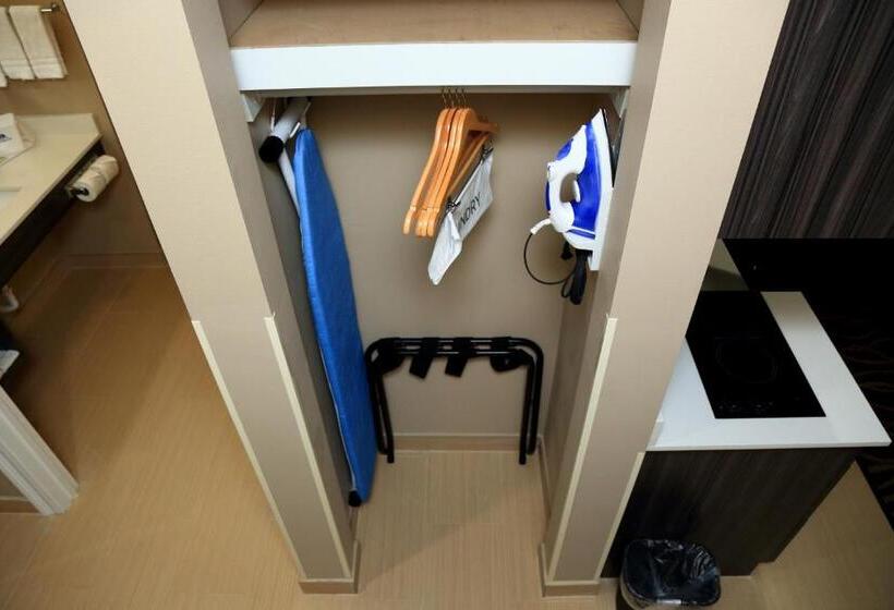 חדר סטנדרט עם מיטת קווין, Americas Best Value Inn & Suites Prairieville