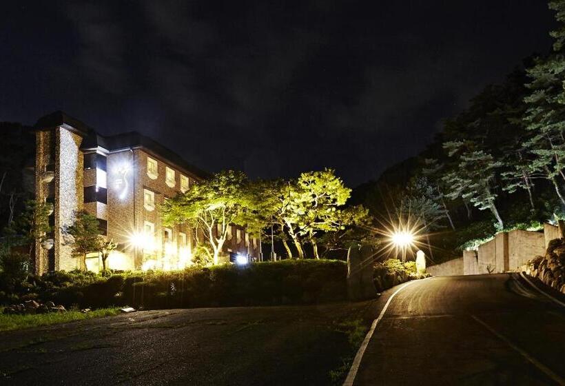 标准间, Namoo Cheong Ju