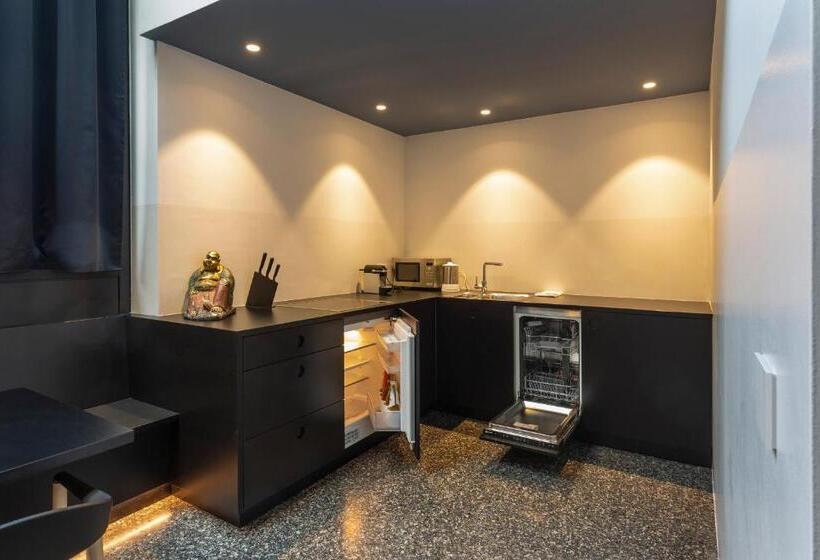 آپارتمان 1 خوابه, Pepper Suite