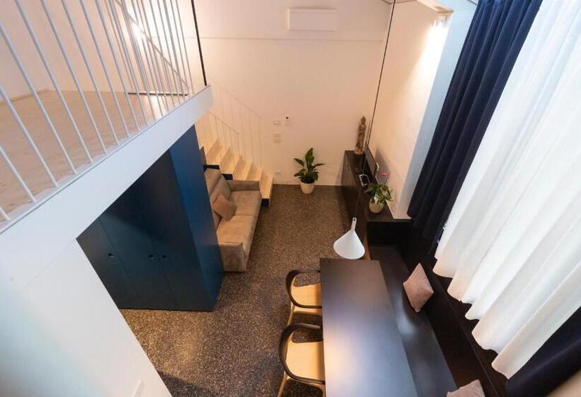 آپارتمان 1 خوابه, Pepper Suite