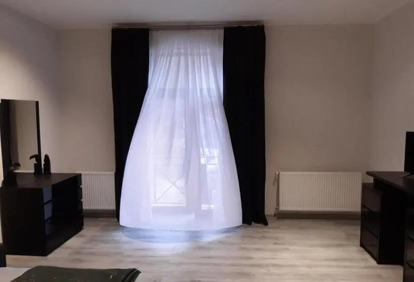 اتاق استاندارد چهار تخته, Villa Beridze