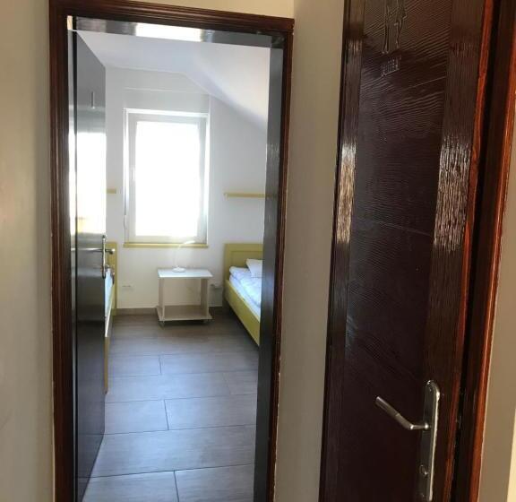 اتاق استاندارد با سرویس بهداشتی مشترک, Villa Ponte