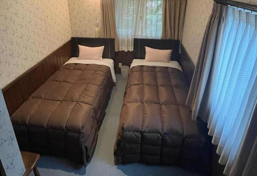 Habitació Economy, Morinouta