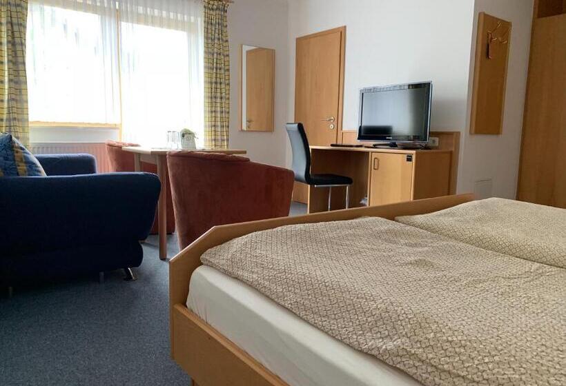 חדר סטנדרט לשלושה, Landgasthof Achatz