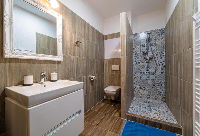 침실 1개 아파트, Apartmány Veternica V Bernarde