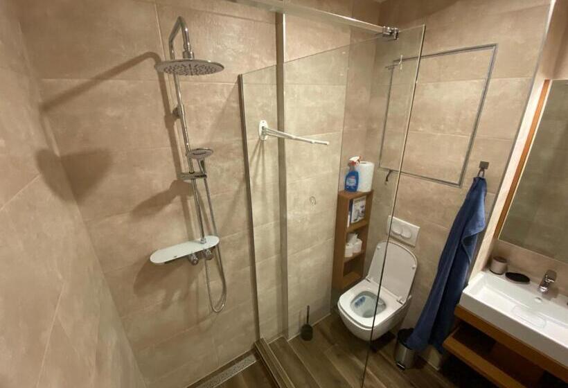 침실 2개 아파트, Apartmány Veternica V Bernarde