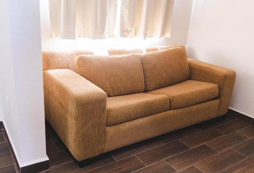 キングサイズベッドのデラックススイート, La Lola Hotel & Suites