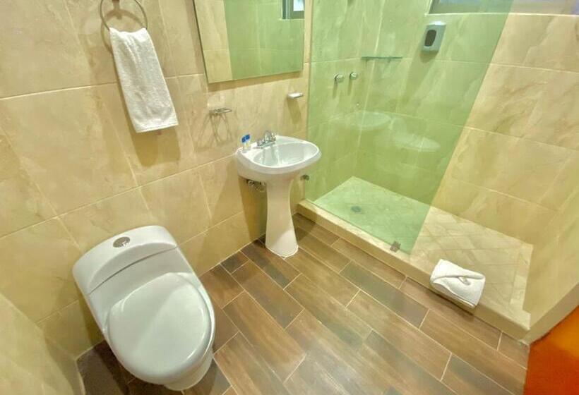 キングサイズベッドのデラックススイート, La Lola Hotel & Suites