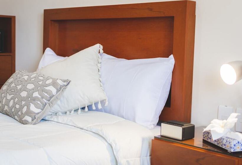 デラックスルーム, La Lola Hotel & Suites