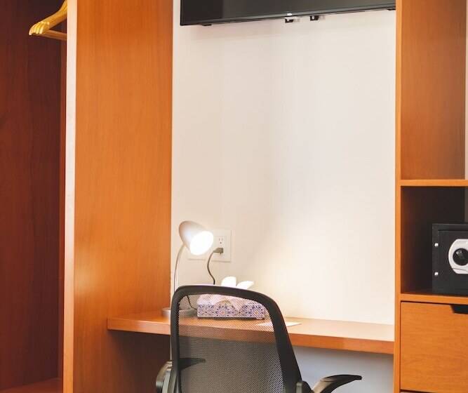 デラックスルーム, La Lola Hotel & Suites