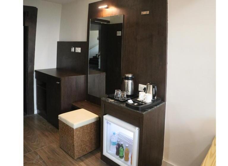 חדר סטנדרט עם מיטת קינג, The Grand Astoria Somanth