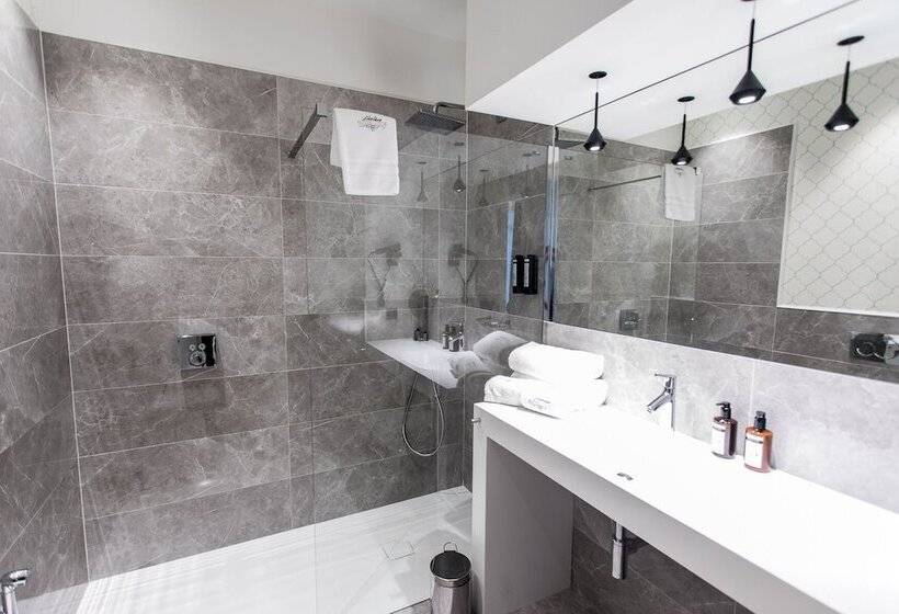 سوئیت جونیور با تراس, Villa Eugenia Boutique