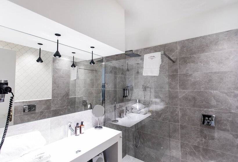 سوئیت جونیور با تراس, Villa Eugenia Boutique