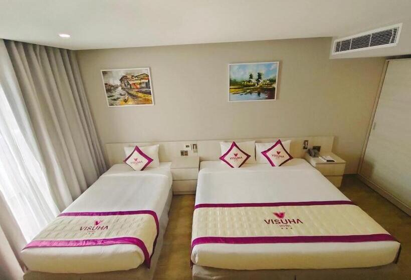اتاق لوکس سه تخته, Visuha