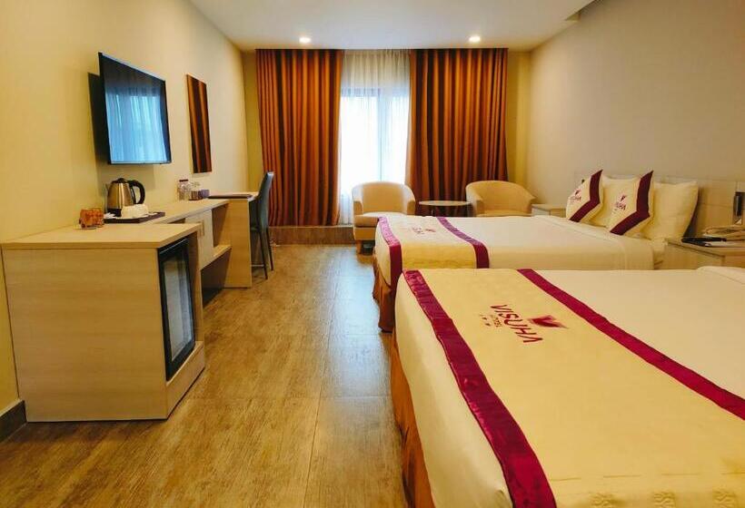 اتاق سوپریور خانوادگی, Visuha